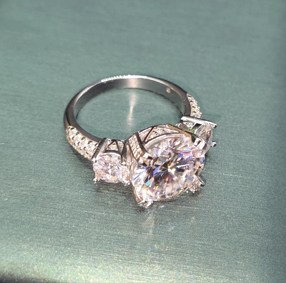 5ct Moissanite 3-Stone Ring – Size 6 (S925 Solid Silver)